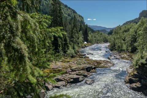 Река Странда (норв. Strandaelva) протекает в коммуне Восс (фюльке Вестланн, Норвегия). Известна богатой популяцией лосося и используется в целях местной гидроэнергетики.