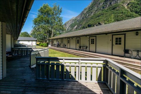 В отеле Gudvangen Fjordtel 37 номеров, в том числе семейные апартаменты с кухней (как здесь).