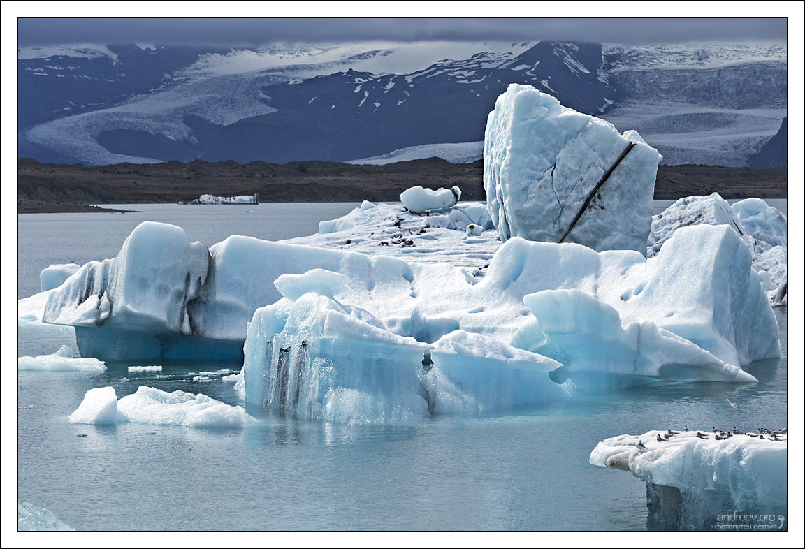 Звук треска льда. Льдины Исландии. Глыбы льда проплывают Гренландию. Треск льда. Исландия Вик йёкюльсаурлоун Стоккснес.
